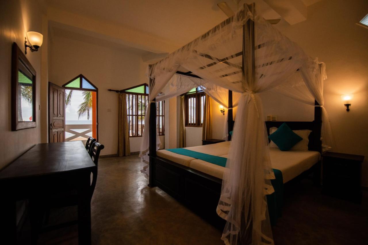 International Beach Hotel & Restaurant Hikkaduwa Ngoại thất bức ảnh