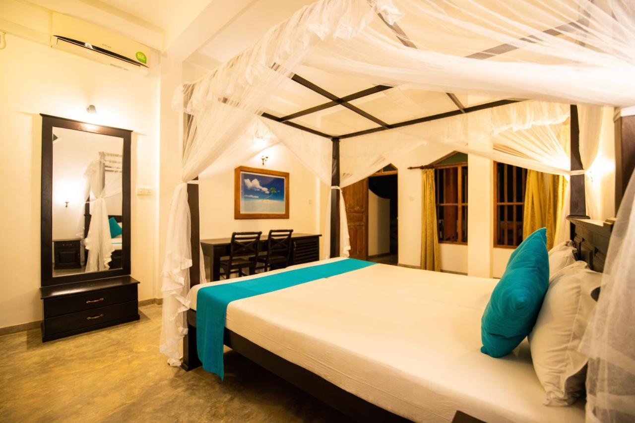 International Beach Hotel & Restaurant Hikkaduwa Ngoại thất bức ảnh