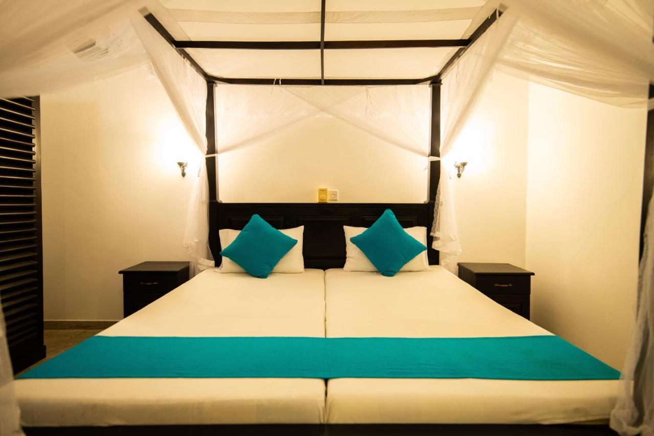 International Beach Hotel & Restaurant Hikkaduwa Ngoại thất bức ảnh