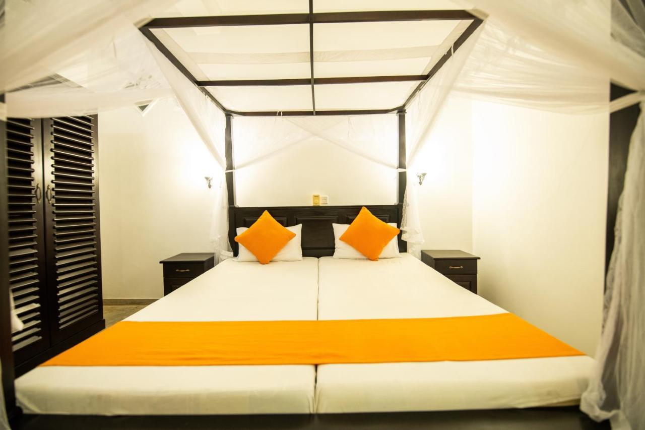 International Beach Hotel & Restaurant Hikkaduwa Ngoại thất bức ảnh