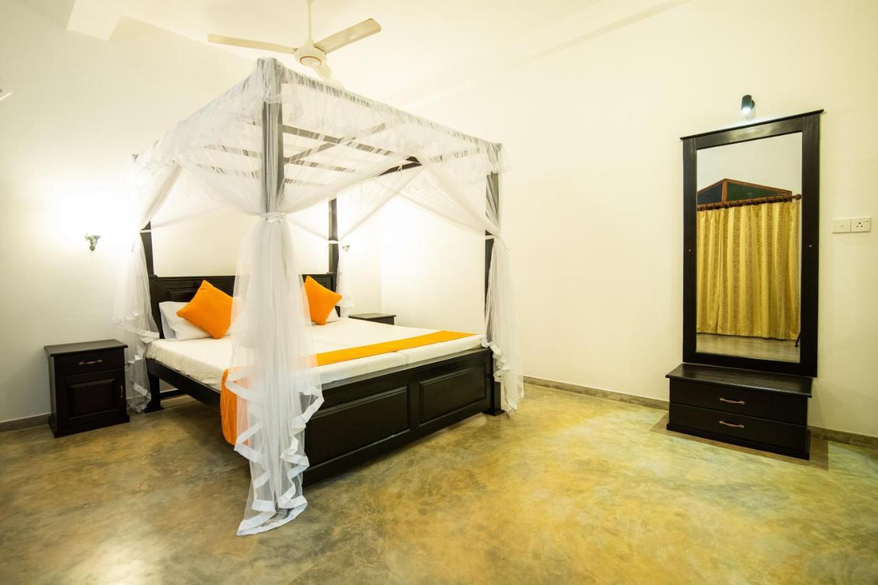 International Beach Hotel & Restaurant Hikkaduwa Ngoại thất bức ảnh
