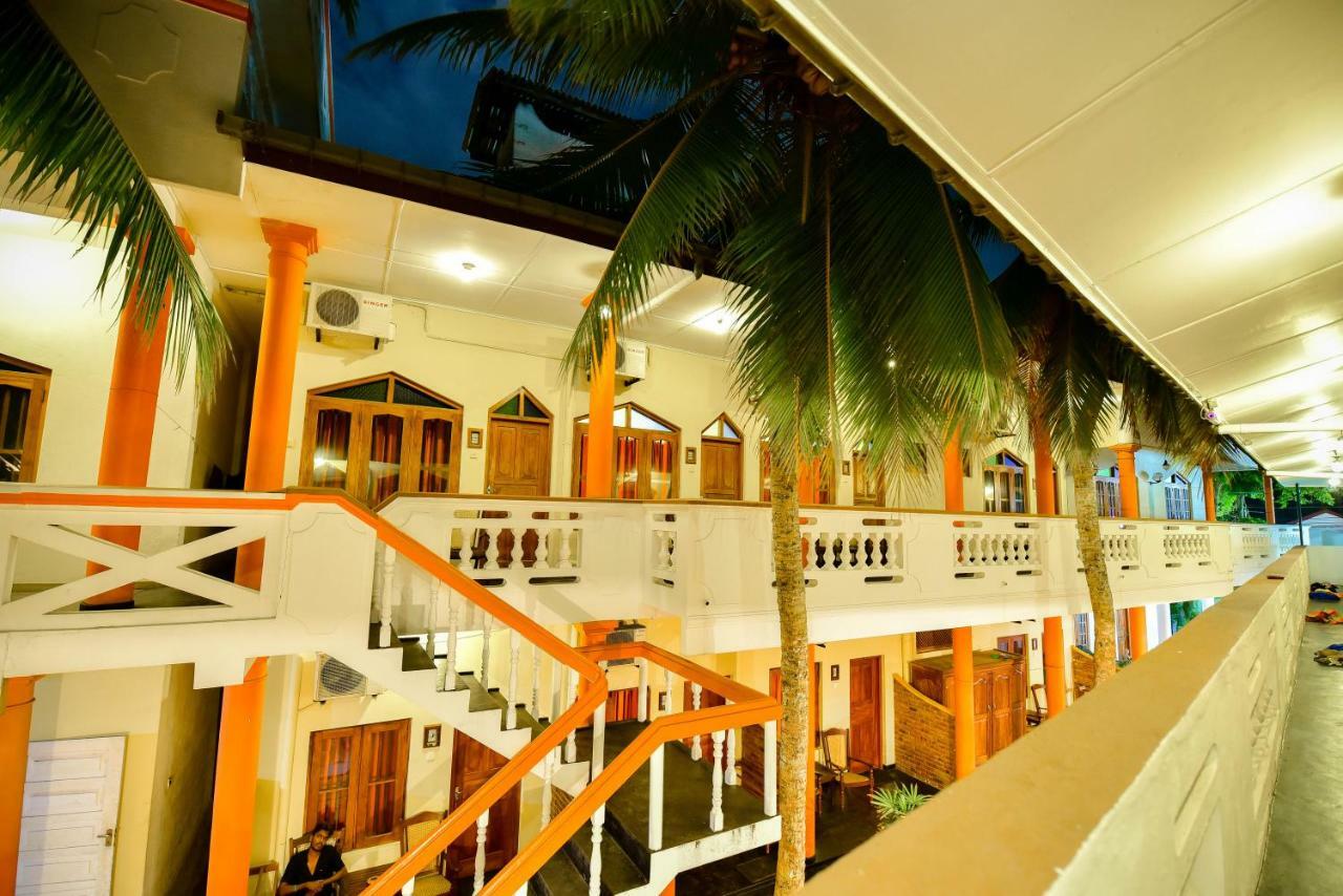 International Beach Hotel & Restaurant Hikkaduwa Ngoại thất bức ảnh