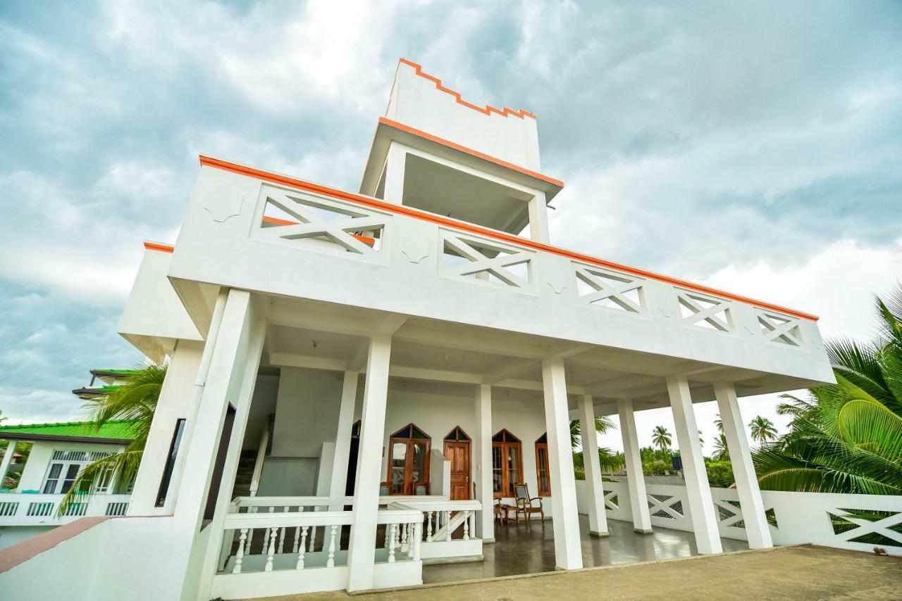International Beach Hotel & Restaurant Hikkaduwa Ngoại thất bức ảnh