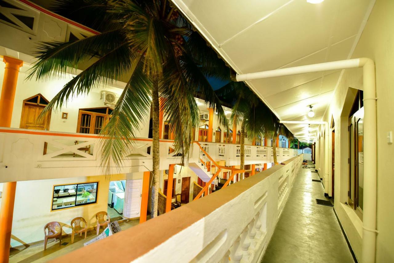 International Beach Hotel & Restaurant Hikkaduwa Ngoại thất bức ảnh