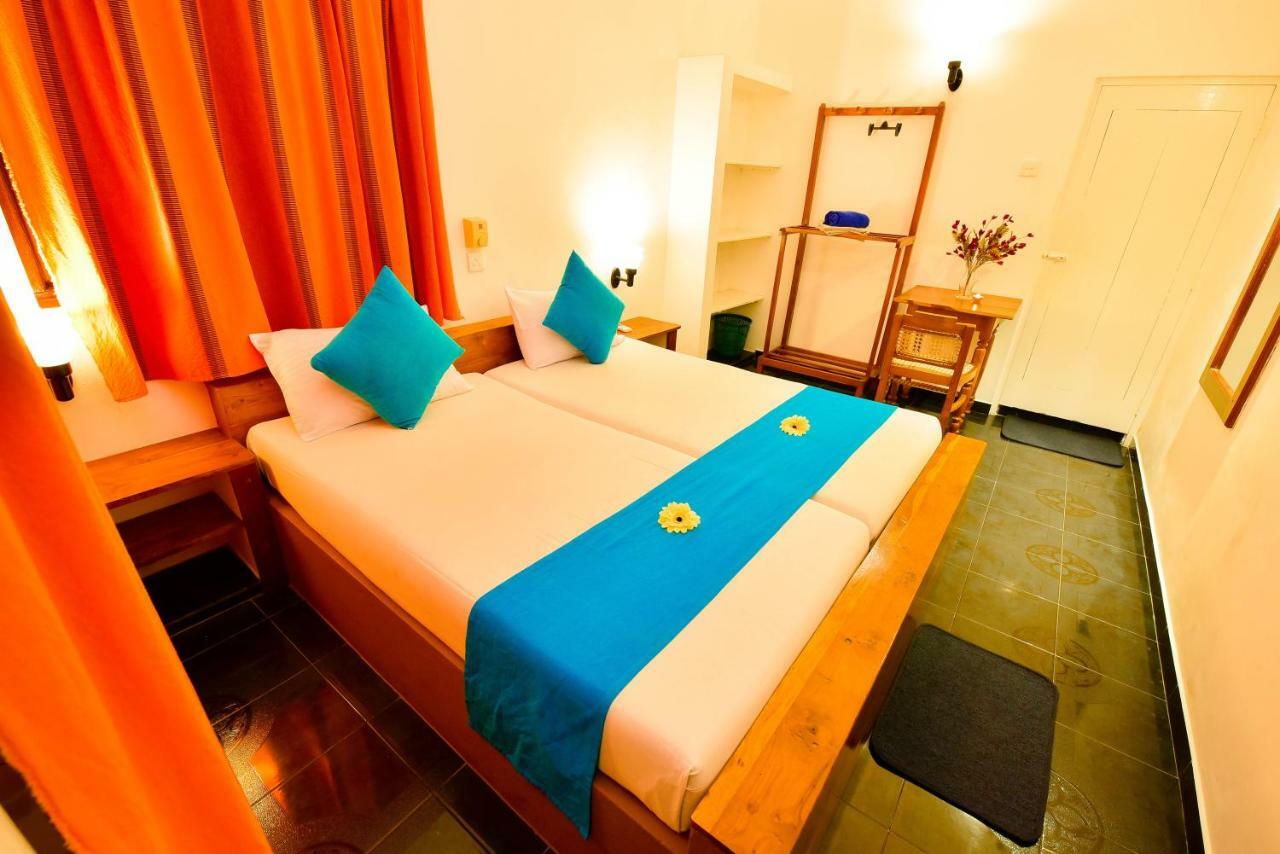 International Beach Hotel & Restaurant Hikkaduwa Ngoại thất bức ảnh
